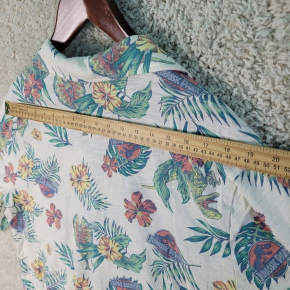 Jurassic World Shirt Men's 2XL‎ Hawaiian Floral Jurassic Park Universal Official - Picture 4 of 7
